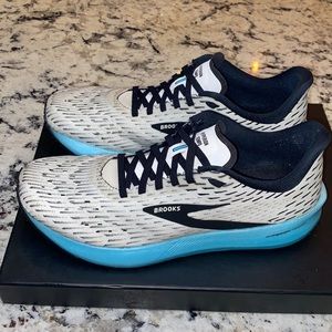 Brooks Hyperion Tempo 1 Size 9 (B)